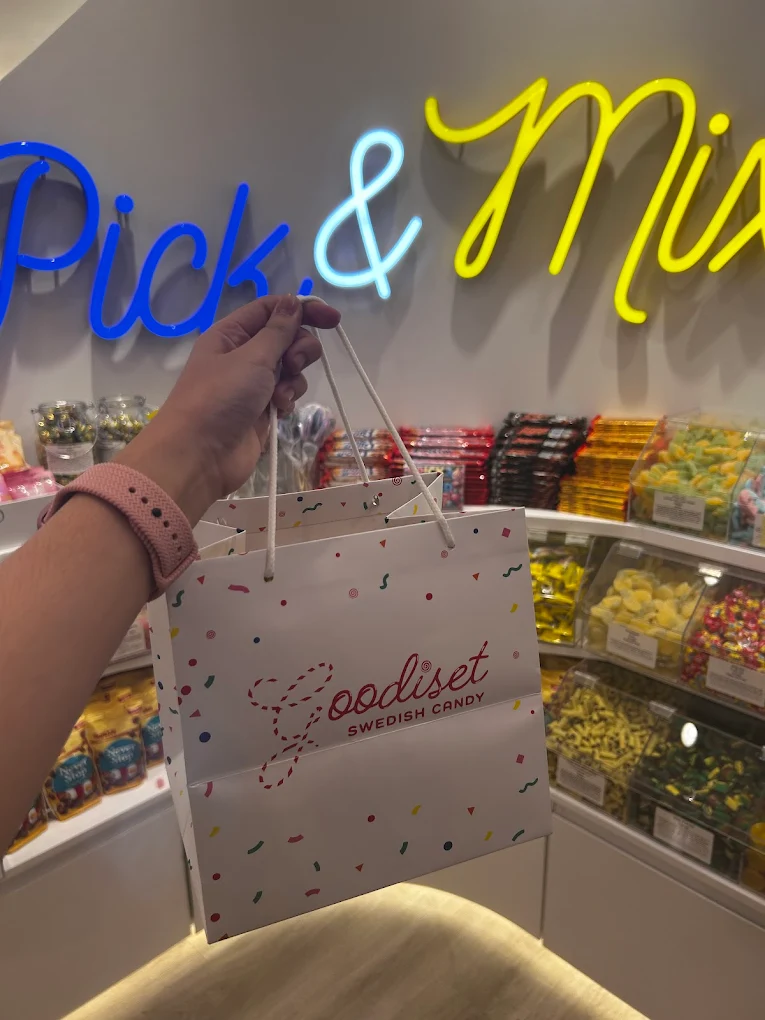 Goodiset pick & mix store
